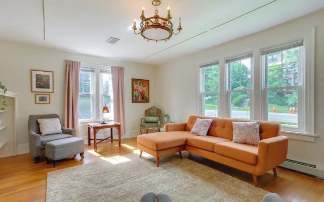 Walk to Hudson River Waterfront: Newburgh Home