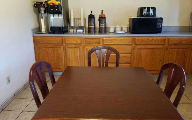 Knights Inn Franklin, PA