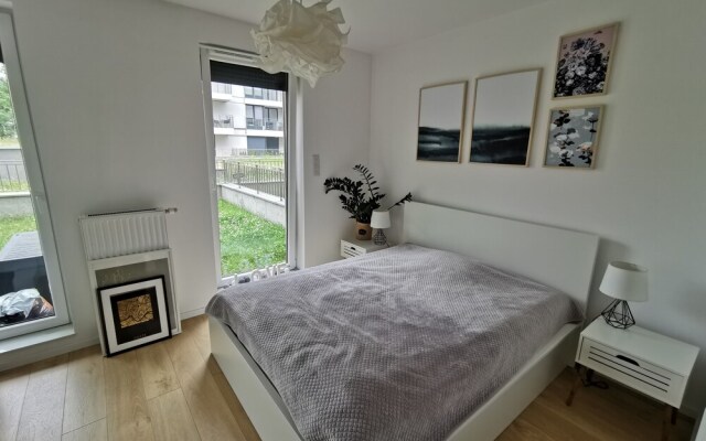 WS Lovely Garden&Parking Apartment