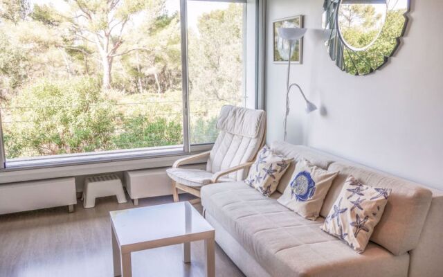 Athena Residence 9813