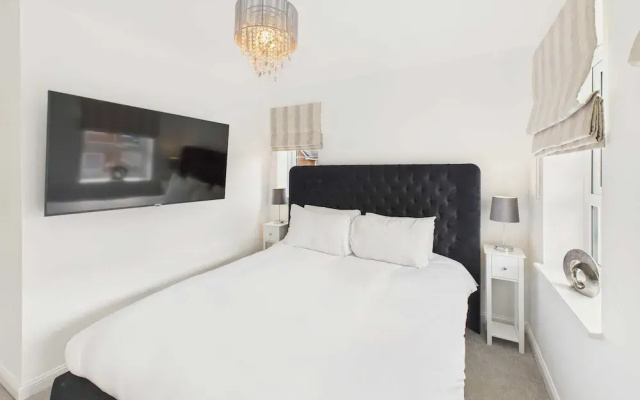 Host Stay Orient House