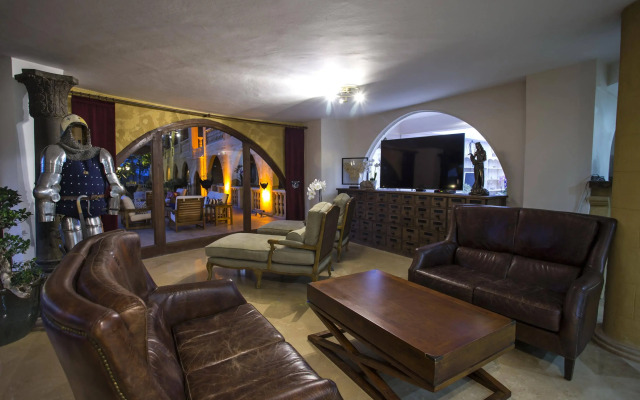 Le Chateau Lambousa Hotel