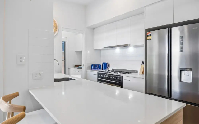 Premium 4-bed Coastal Escape With BBQ and Pool