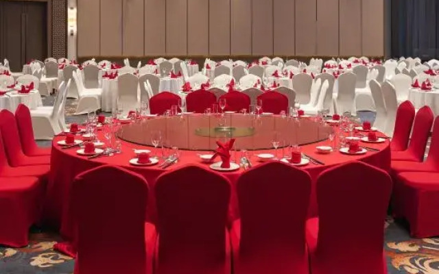 Pinghu Dingren Ramada Hotel