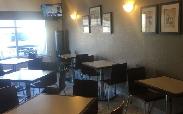 Super 8 Vermilion Ab