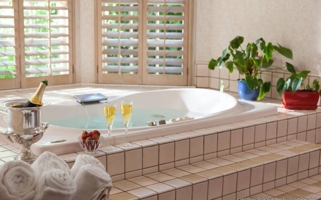 Cheshire Cat Inn & Cottages