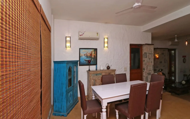 FabHotel Pearl Villas Sector 31
