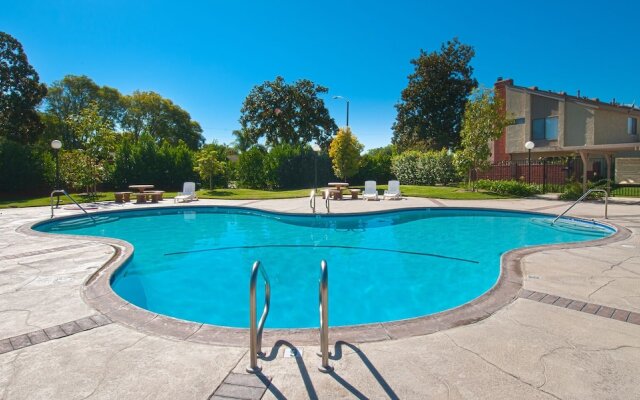 Parent Trap - 3 Br Condo
