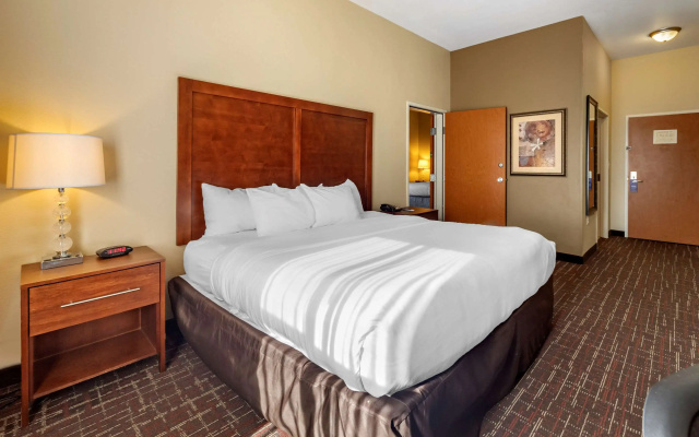 Spark by Hilton Shawnee