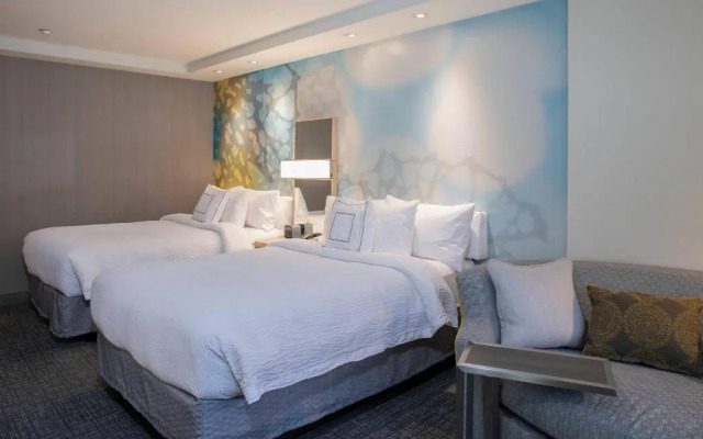 Courtyard New York QueensFresh Meadows