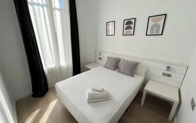 Apartamentos Express by gaiarooms