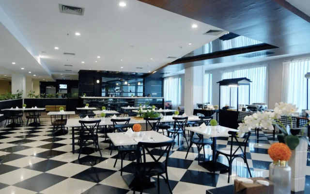 King's Hotel Nagoya Batam