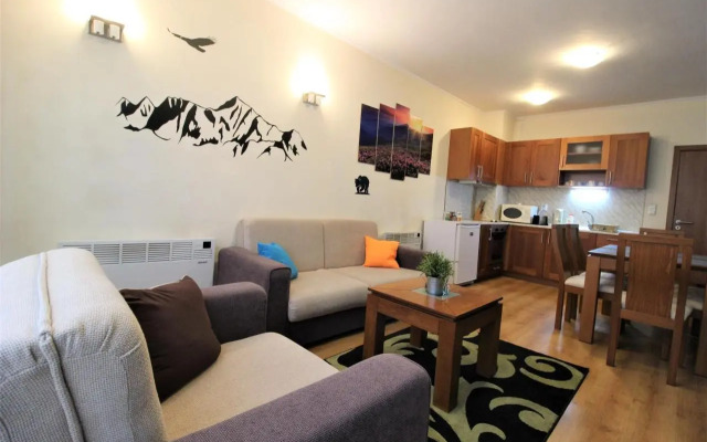 Pine Tree Apartment 3 - B3
