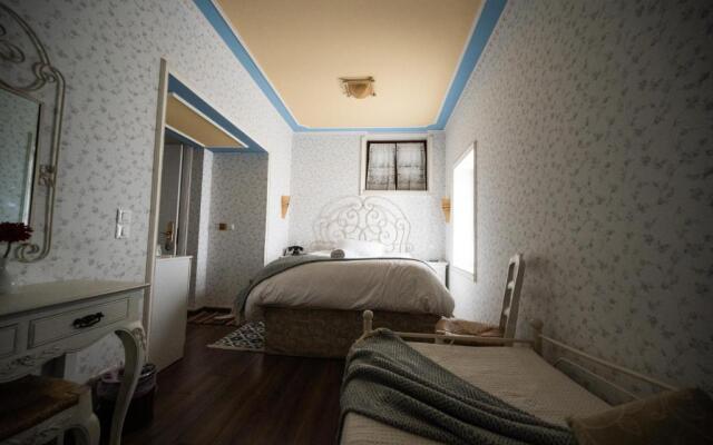 Anagennisis Hotel