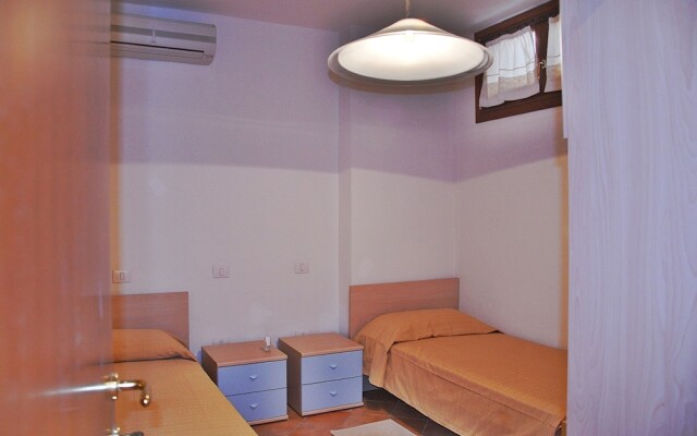 Apartment Sleeps 6 Baia Santa Reparata