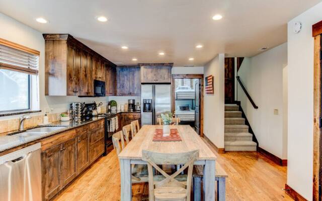 Comanche Peak by Boutiq