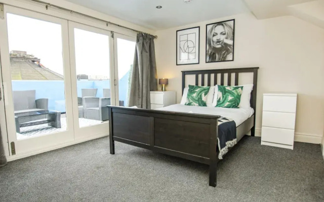Brighton Lanes Townhouse Central by Brighton Holiday Lets