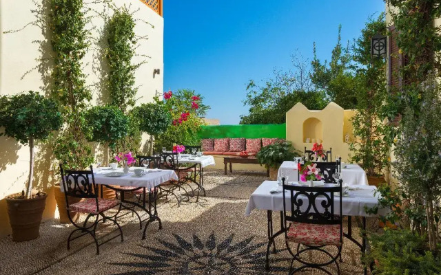 Nikos Takis Fashion Boutique Hotel