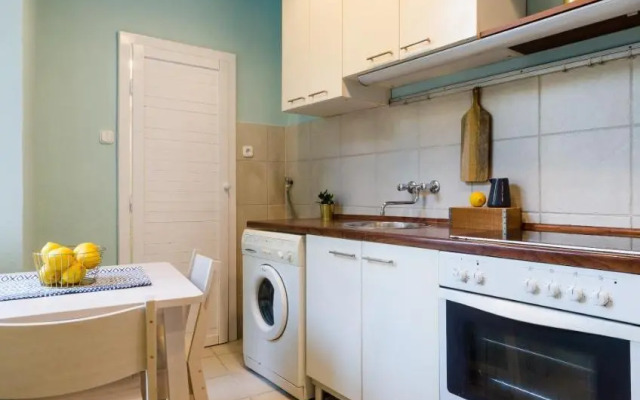 Kaz 28 Studio In The Heart Of Party District.