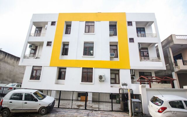 OYO Home 18790 Vibrant 2BHK