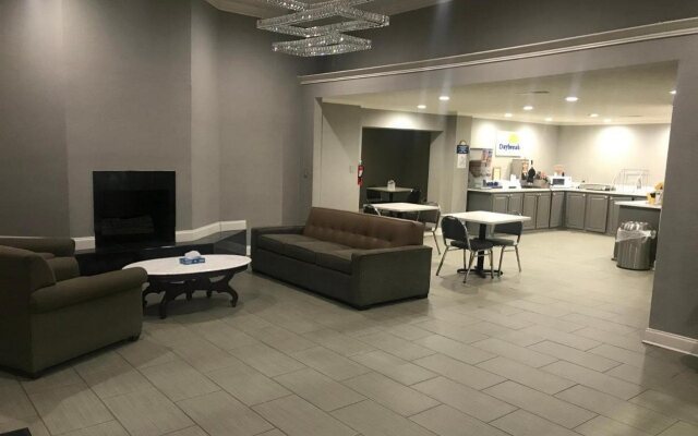 Days Inn & Suites by Wyndham Collierville Germantown Area