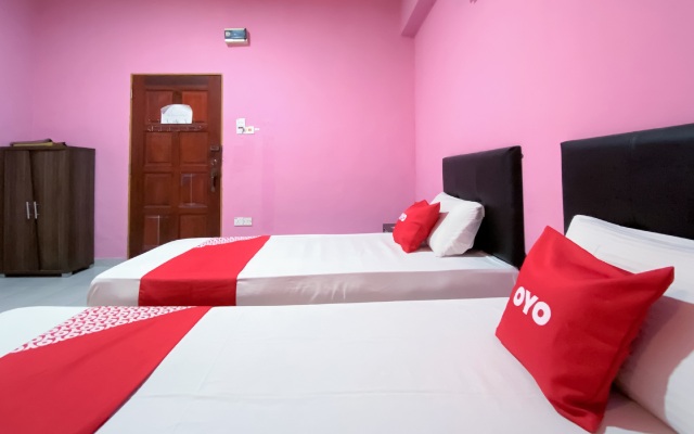 Super OYO 90039 Coop Hotel Kangar