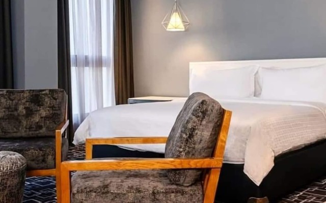Trademark Hotel, Terrace King Single Room in Nairobi No003