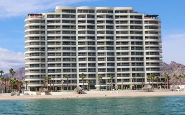 Luxury Condo w Private Balcony and Fantastic Ocean Views - Playa Blanca by Redawning