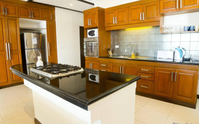 Cohiba Villas Apartments
