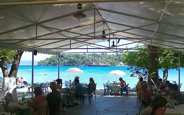 Avra Beach Hotel