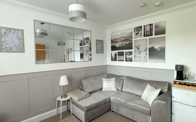 Inviting Apartment in Reading