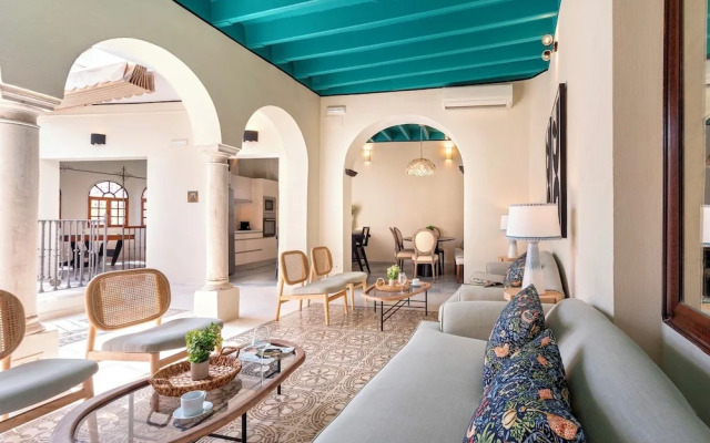 Sevillian House With Terrace. Augusto Plasencia