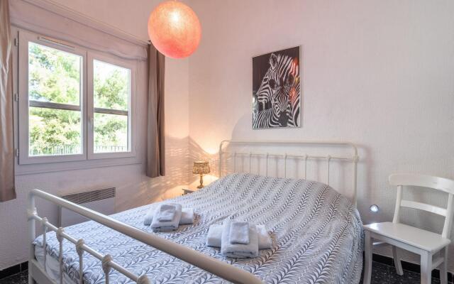 Luring Villa in Pouzols-Minervois with Pool