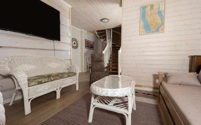 Villaroosa Hyv l Nkyl