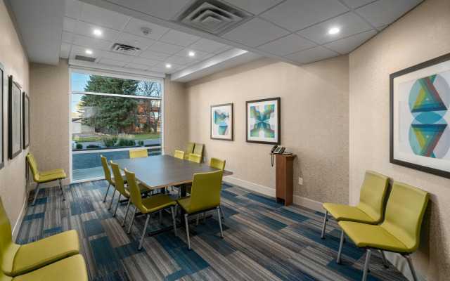 Holiday Inn Express & Suites Brandon by IHG