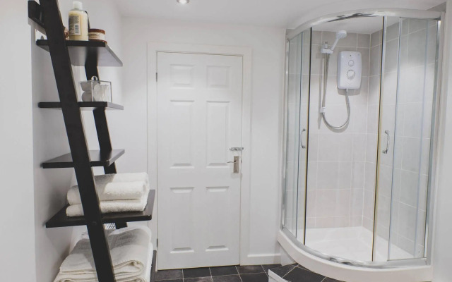 Discovery Suite - Simple2let Serviced Apartments