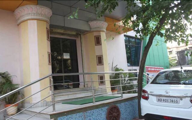 OYO Rooms Rajmahal Square 2