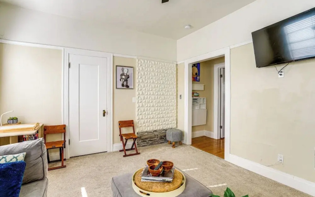 Pet-friendly Condo < 2 Mi to Alameda Beach!