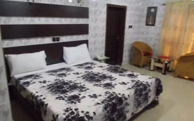 First Victoria Castle Hotels - Standard