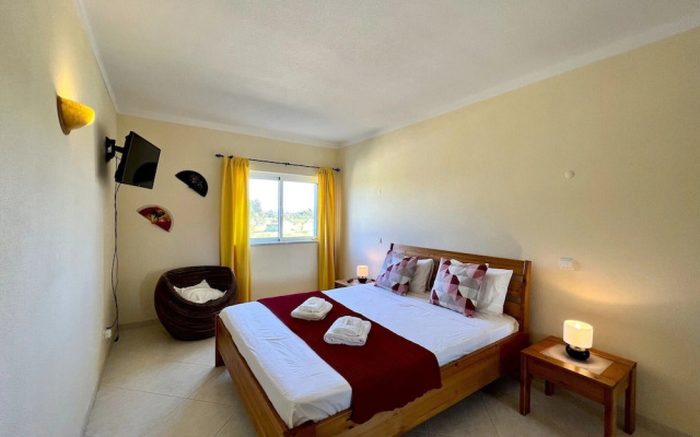 Alvor Paradise With Pool by Homing