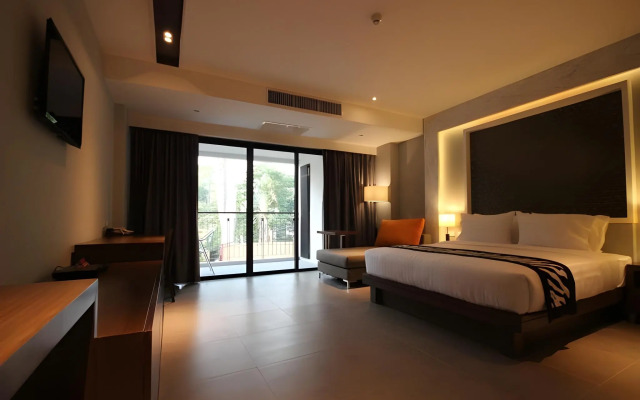 Season Five Hotel
