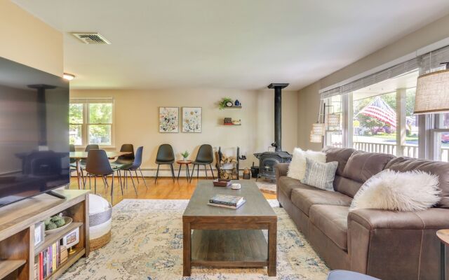 Charming Highland Falls Home < 2 Mi to West Point!