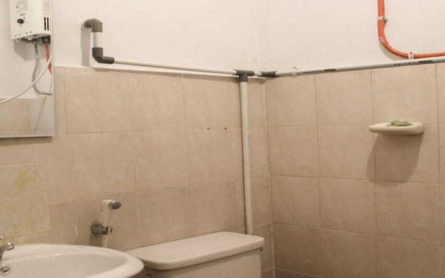 OYO 2799 Berastagi Backpacker Rooms – Bathroom – Berastagi