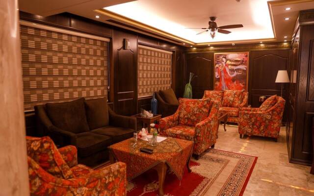Strand Hotel