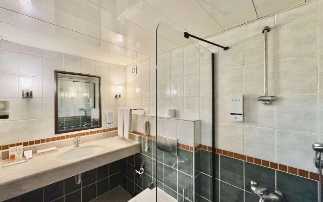 Best Western Plus Khan Hotel