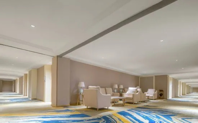Vienna Hotel (Qingzhou High-speed Railway Station)