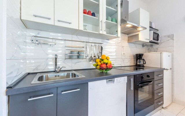 Nice Home in Kastel Stari With Wifi and 2 Bedrooms