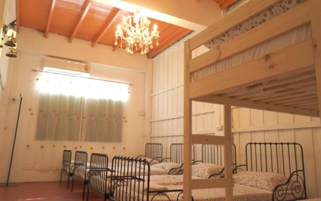 Water Lily Hostel (วอเตอร์ ลิลลี่ โฮสเทล)
