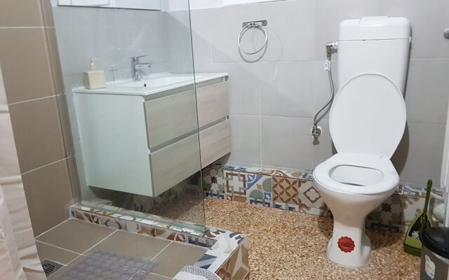 Erra - Teal - Athens Center, 110m², 4 BD, 2 BATH