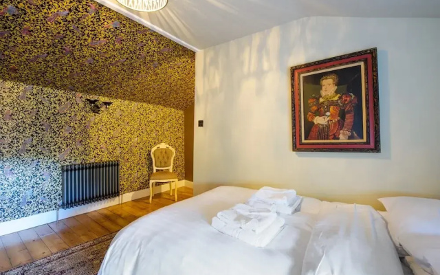 Luxury 8 Bed Manor House Hot Tub Cinema Room Skytv